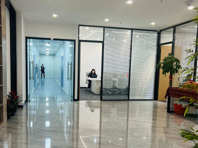 辦(ban)公環境(jing)